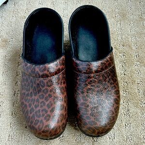 Comfy Clogs animal print (6)
